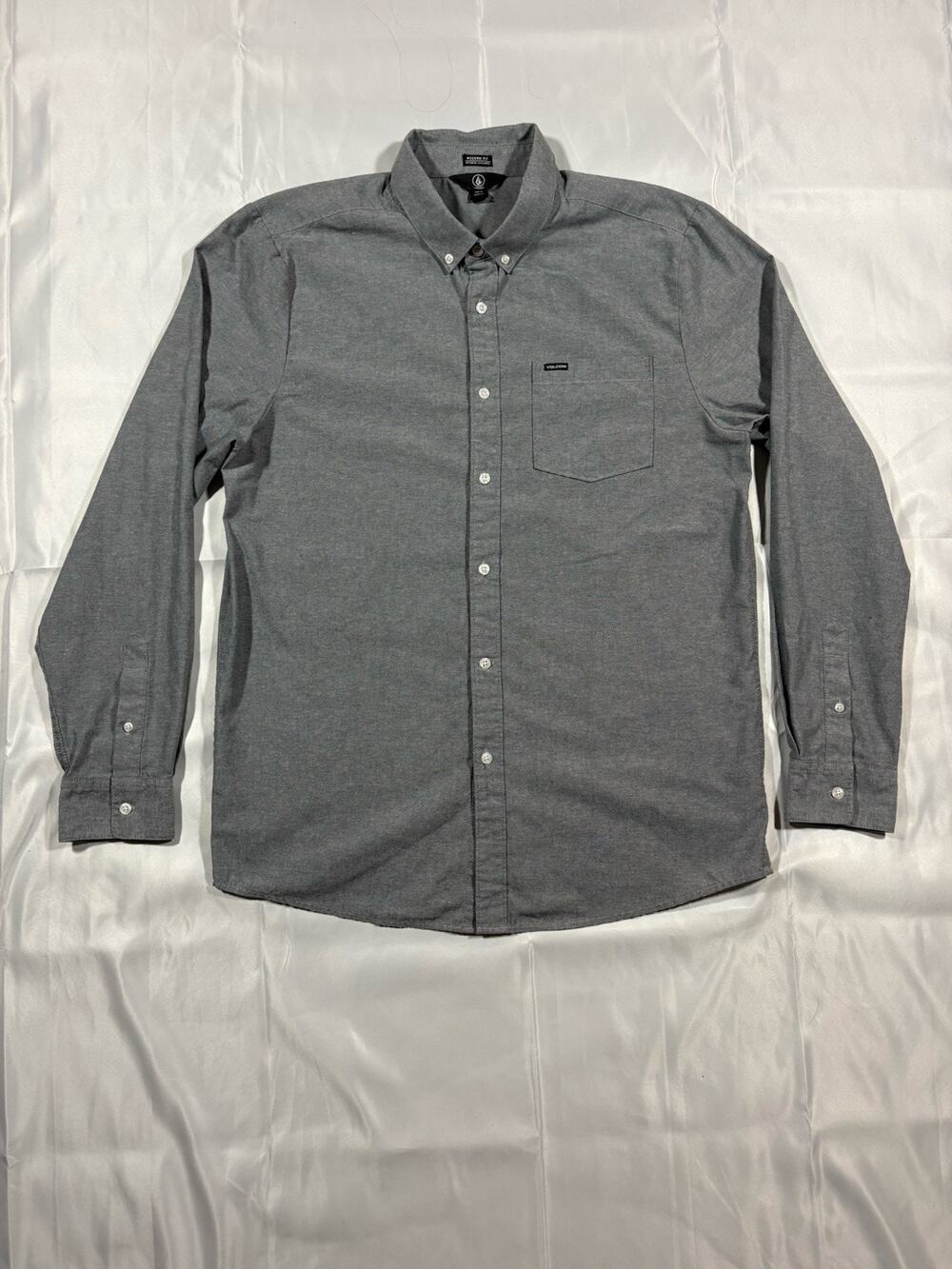 VOLCOM Modern Fit Collared Button Up Long Sleeve Shirt Men’s XL Slate Gray Logo